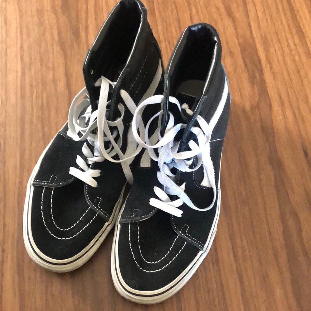 Classic black sk8 hi vans